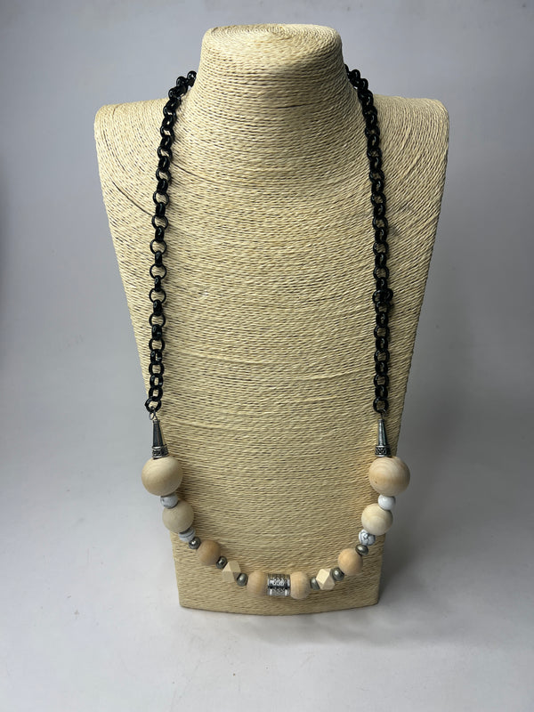 Collana black 4