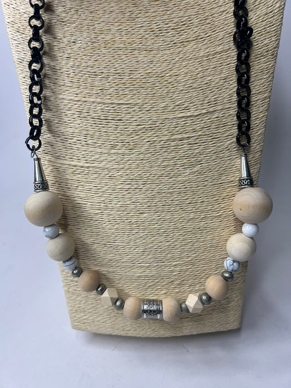 Collana black 4