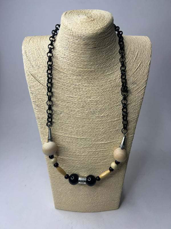 Collana black 1